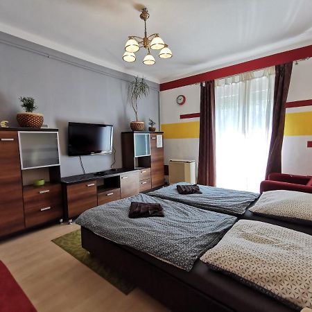 Smart Business Apartman มิชโคลซ์ ภายนอก รูปภาพ